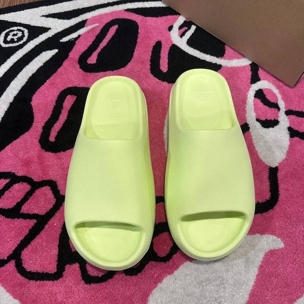 adidas Yeezy Slide 